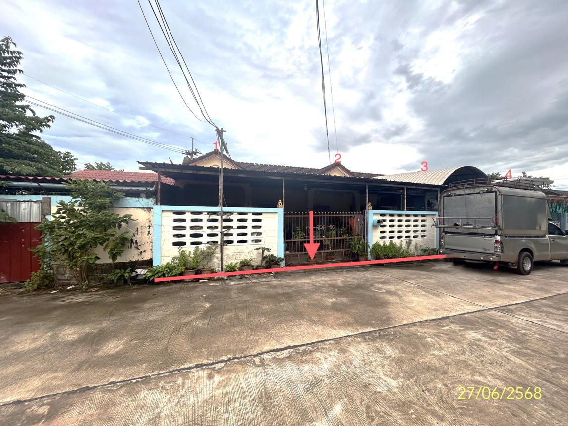 Single-Family Home in Si Saket City, Si Saket Province