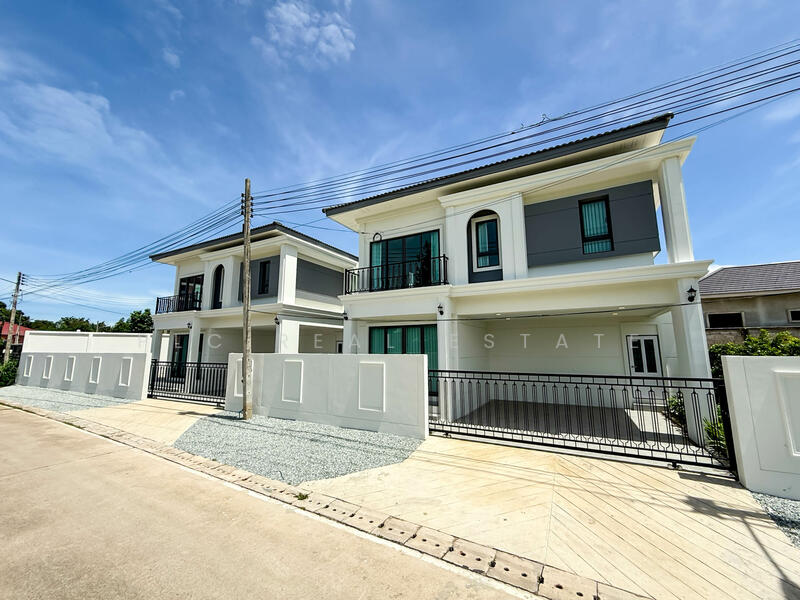 Modern luxury Home Near Jomtien Beach For Sale, Chon Buri (Pattaya)