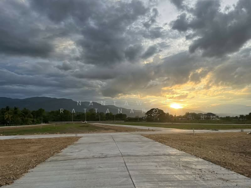 Land for sale just 5 minute from Ruamchok Mall, Chiang Mai