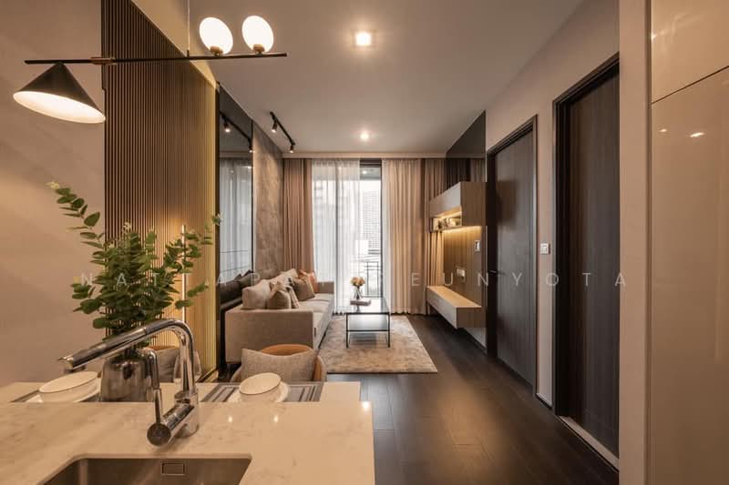 LAVIQ Sukhumvit 57, Bangkok
