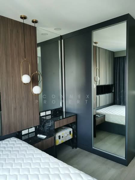 Elio Sathorn-Wutthakat, Bangkok