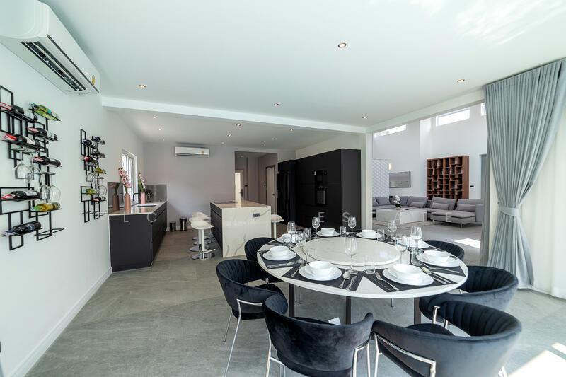 Exquisite Luxury Pool Villa for Sale in East Pattaya, Chon Buri (Pattaya)