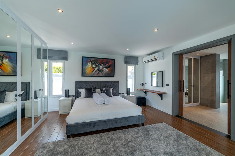 Exquisite Luxury Pool Villa for Sale in East Pattaya, Chon Buri (Pattaya)