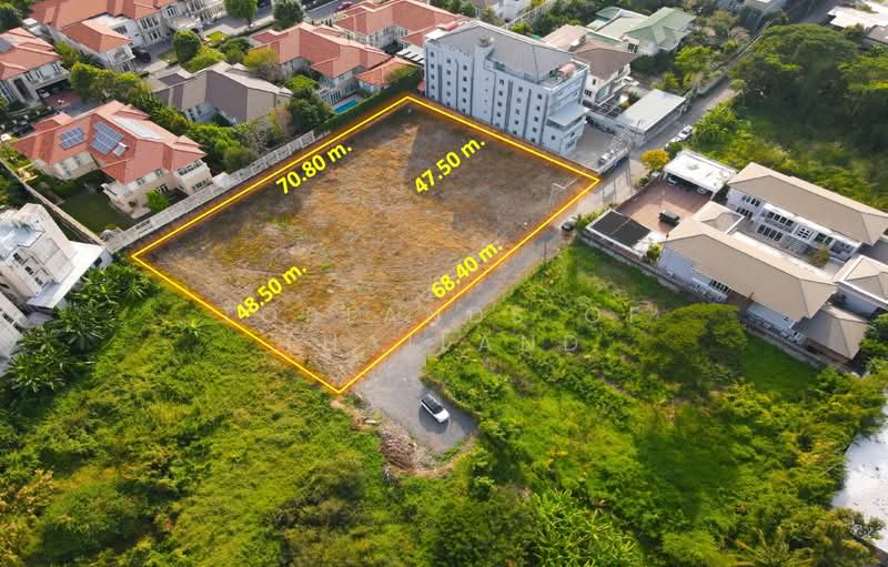 ขาย ที่ดิน เลียบด่วนเอกมัย-รามอินทรา (ใกล้ทางด่วน) เนื้อที่ 2 ไร่ เหมาะสร้าง บ้าน และสำนักงาน, Bangkok
