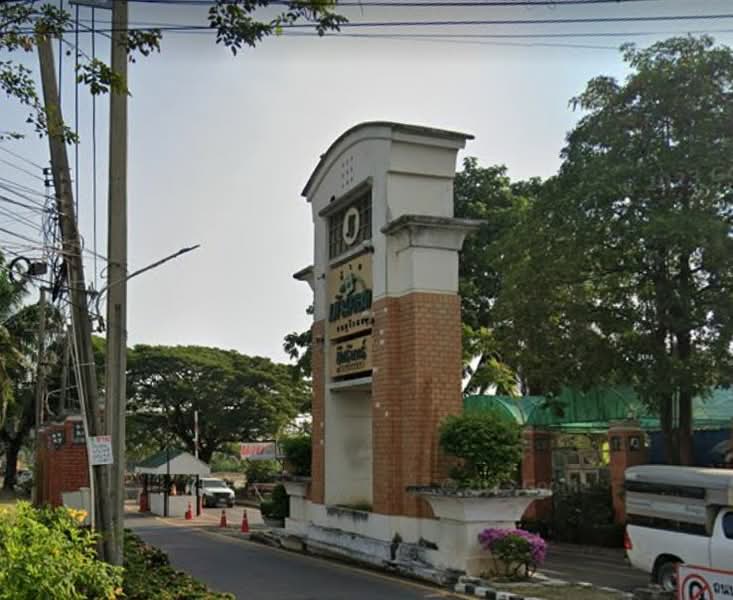 Manthana Thonburirom Prachauthit, Bangkok