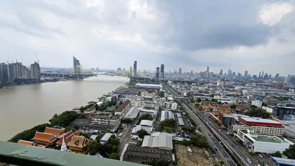 Lumpini Park Riverside Rama 3