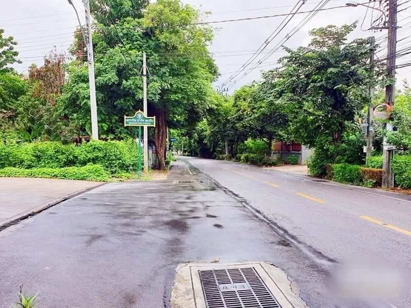 เอราวัณ ปาร์ค อเวนิว, Bangkok