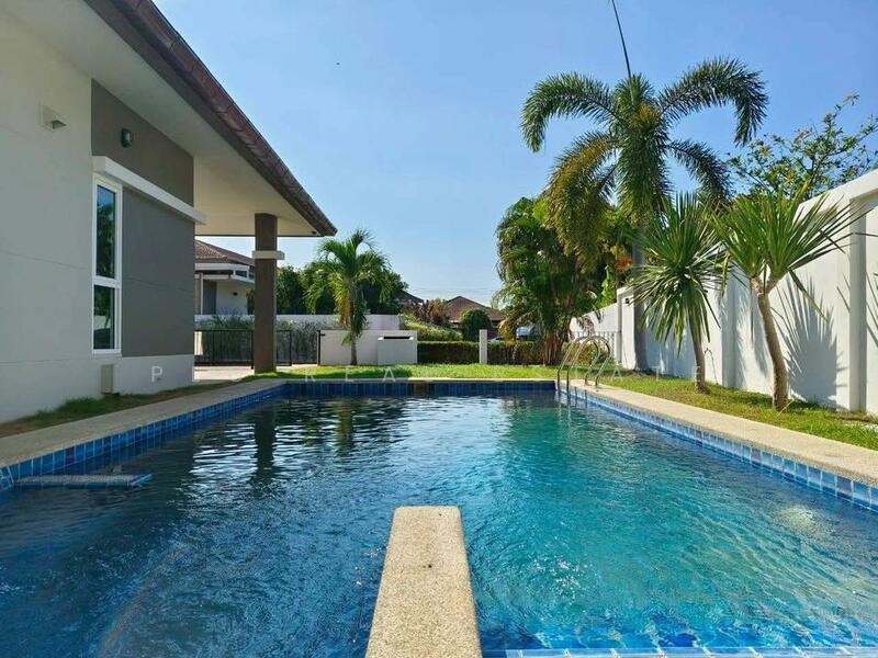 4 Bedroom Pool Villa for Sale in Huay Yai, East Pattaya, Chon Buri (Pattaya)