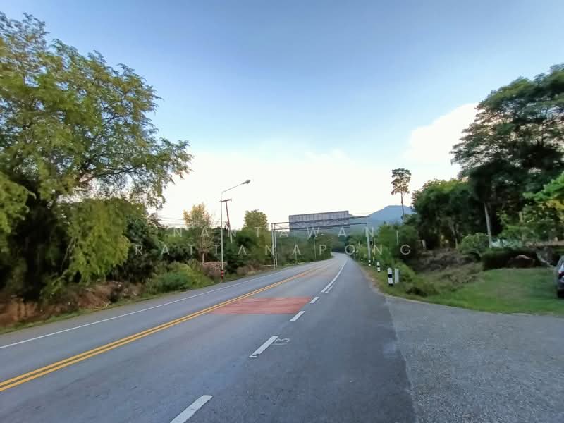 Land for sale next to Phahon Yothin rd. (Main road no. 106) Li, Lamphun, Lamphun