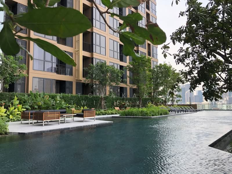 Oka Haus Sukhumvit 36, Bangkok