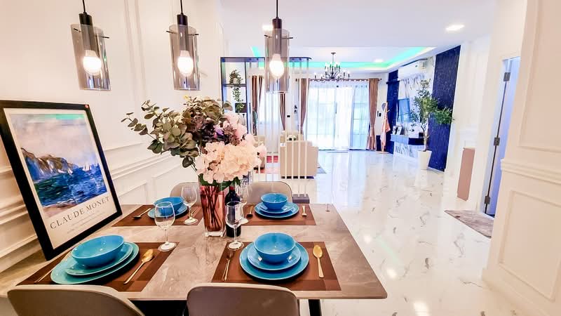 Townhome for Sale Central Pattaya Large Layout High Rental Yield, Chon Buri (Pattaya)