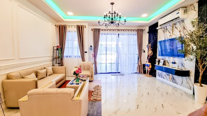 Townhome for Sale Central Pattaya Large Layout High Rental Yield, Chon Buri (Pattaya)