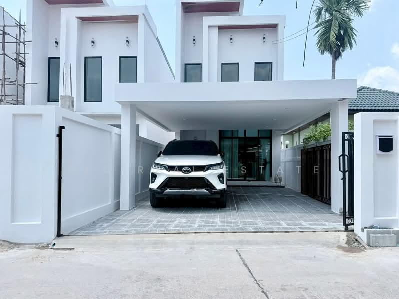 3 Bedroom House for Sale in East Pattaya, Chon Buri (Pattaya)