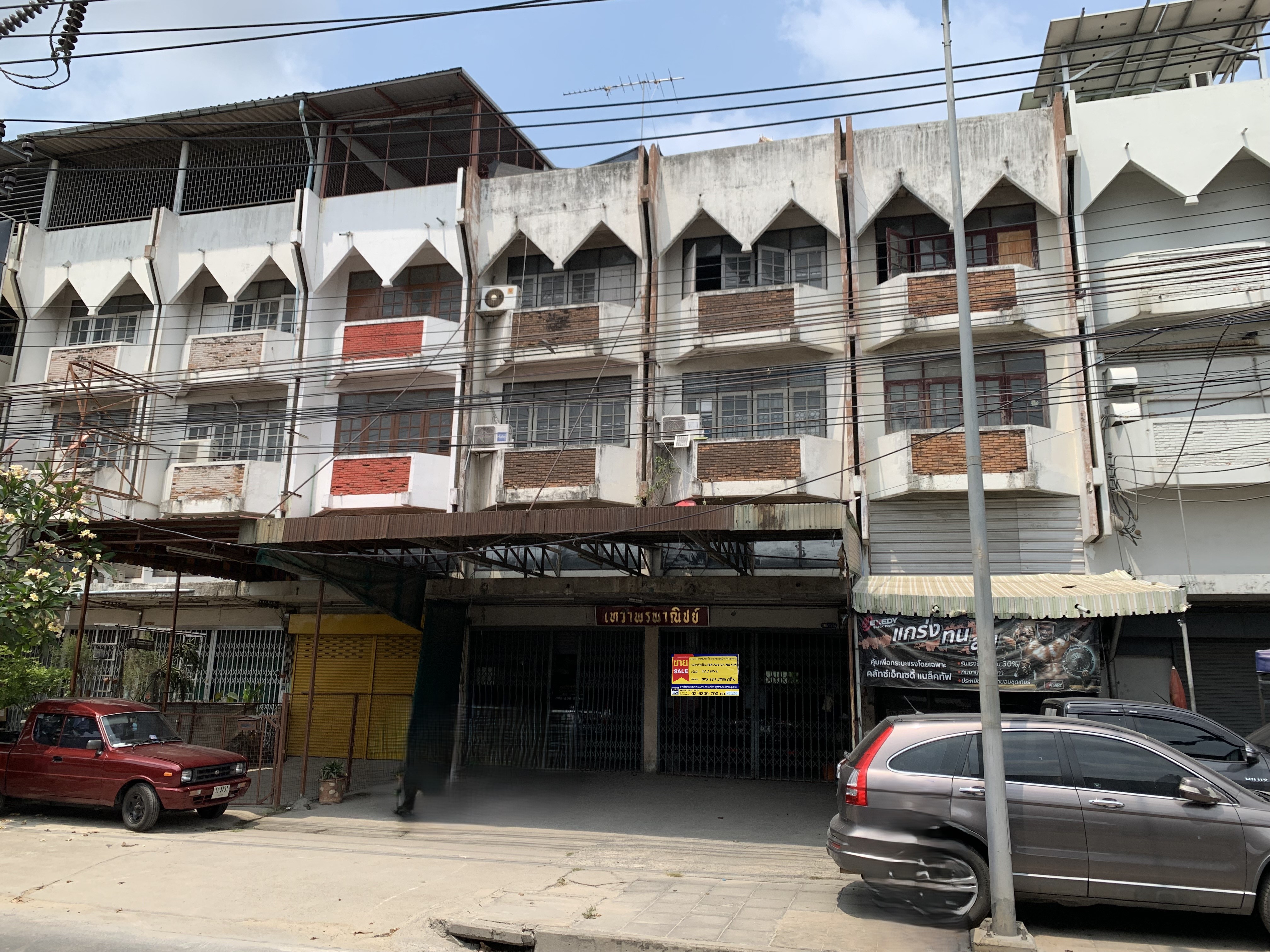 อาคารพาณิชย์ 2.5 ชั้น บ้านกล้วย-ไทรน้อย นนทบุรี