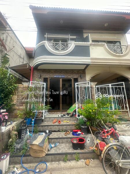 หมู่บ้านรุ่งกิจวิลล่า11 ซอยร่มเกล้า32, Bangkok