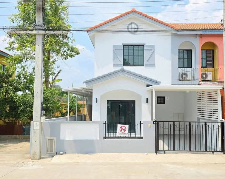 The Palazzetto Klongluang, Pathum Thani