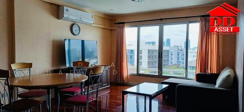 Navin Court, Bangkok