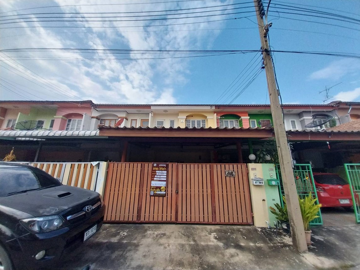 Townhouse, Sophon Town, Dannok, Pathum Thani