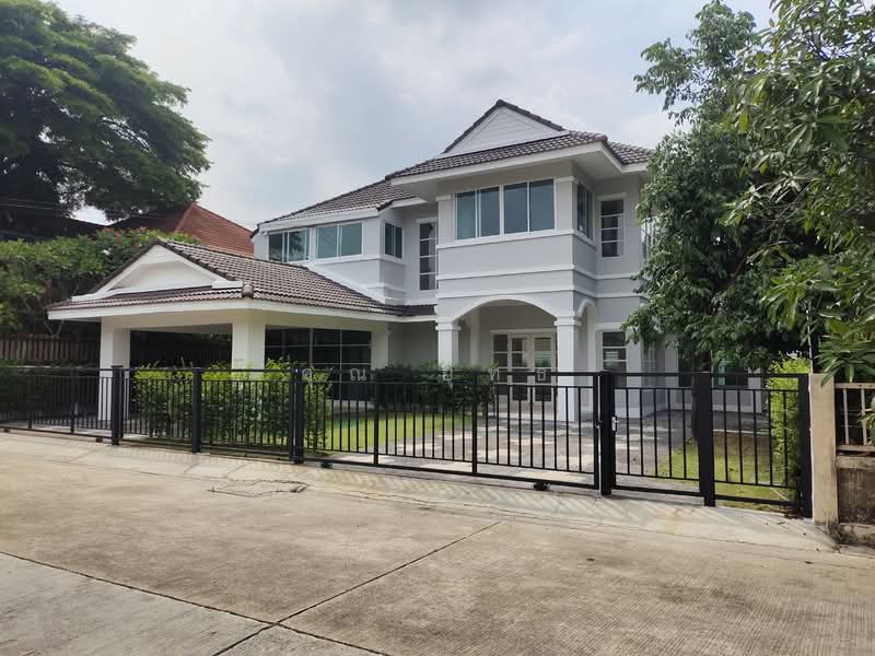 Baan Puntiya Suwinthawong, Bangkok