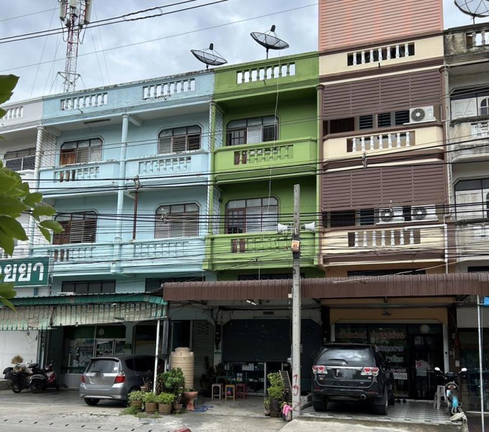 Shop House in Nakhon Chai Si, Nakhon Pathom