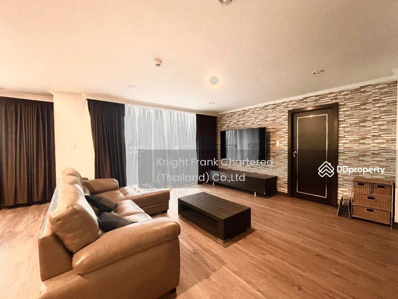 Acadamia Grand Tower, Bangkok