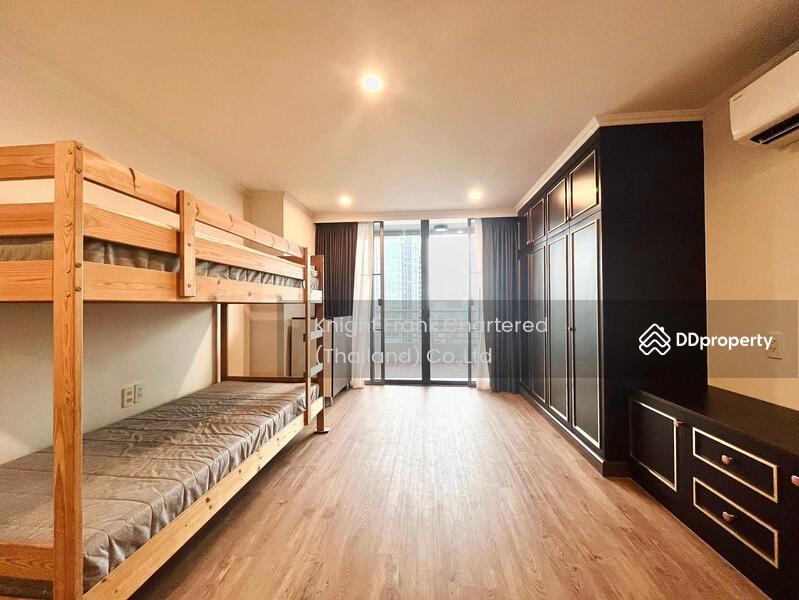 Acadamia Grand Tower, Bangkok