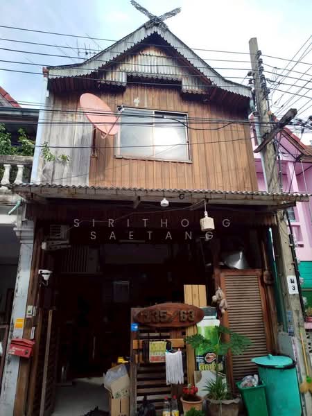 Townhouse 2-story 20 sq.wa 4 Beds 2 Baths, located on Soi Kamphaeng Phet 6 Laksi, Bangkok