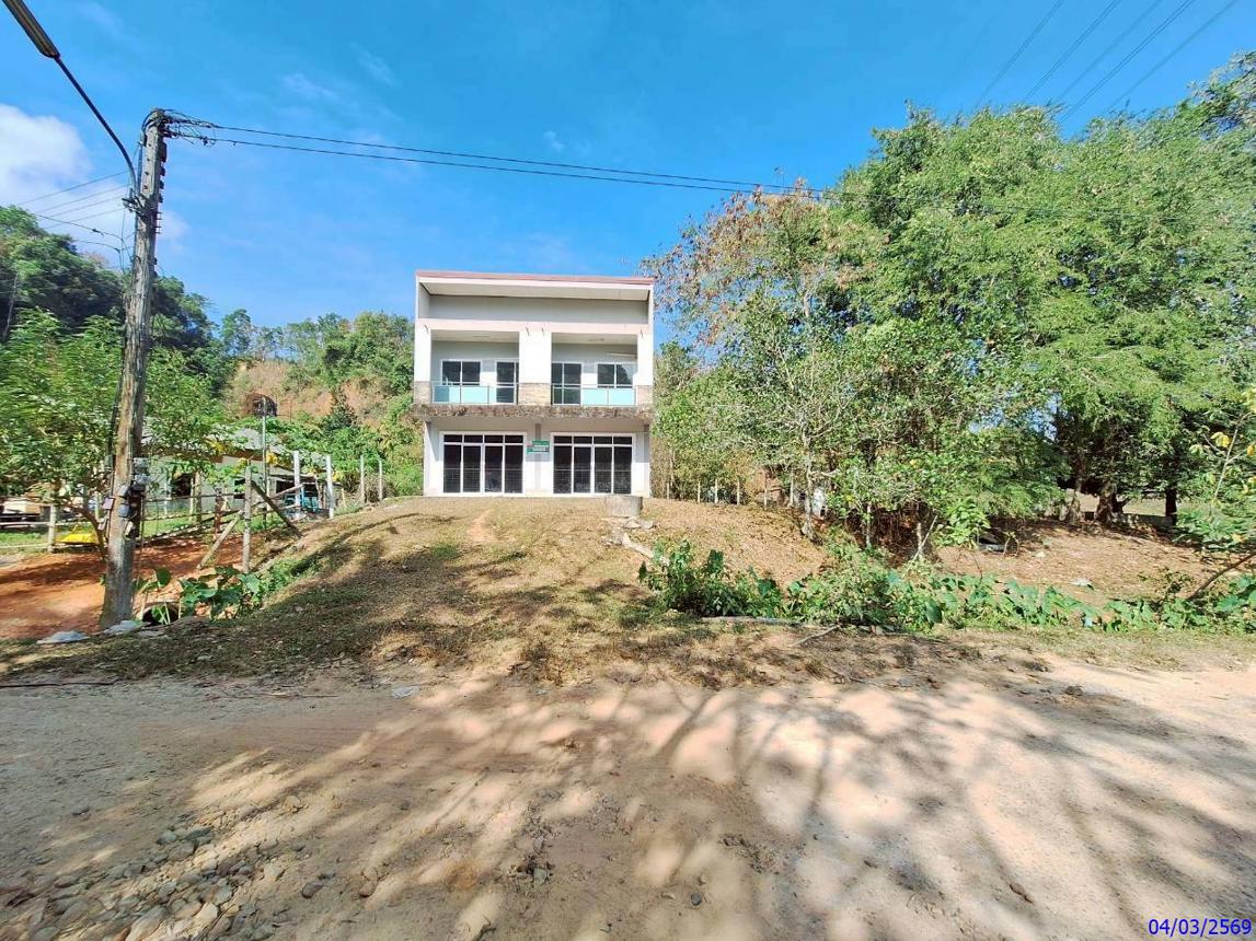 Single detached house in Na Muang, Songkhla Province.