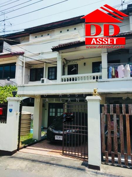 ขาย / ให้เช่า ทาวน์โฮม ออฟฟิศ ซอยลาดพร้าว 128/1 เพียง 50 เมตร จากสถานีรถไฟฟ้า รหัส : T8101, Bangkok