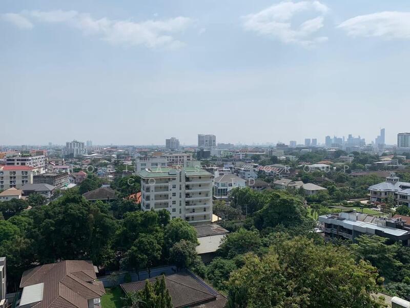 C Ekkamai, Bangkok
