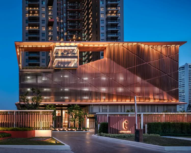 C Ekkamai, Bangkok