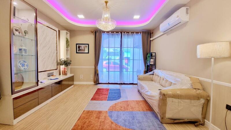 2 Storey Townhome 3 bedrooms in Central Pattaya (Seaside Area), Chon Buri (Pattaya)