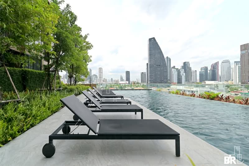 Oka Haus Sukhumvit 36, Bangkok