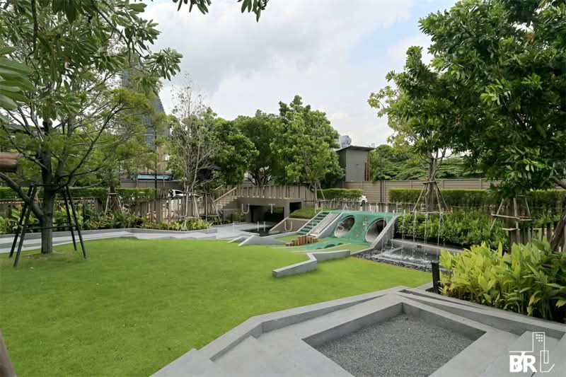 Oka Haus Sukhumvit 36, Bangkok