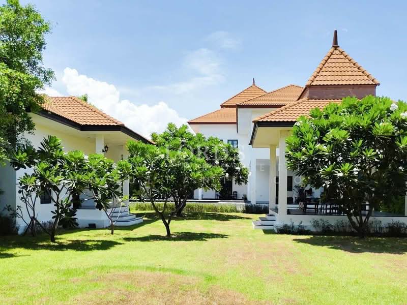 Palm Hills Golf Club and Residence, Phetchaburi