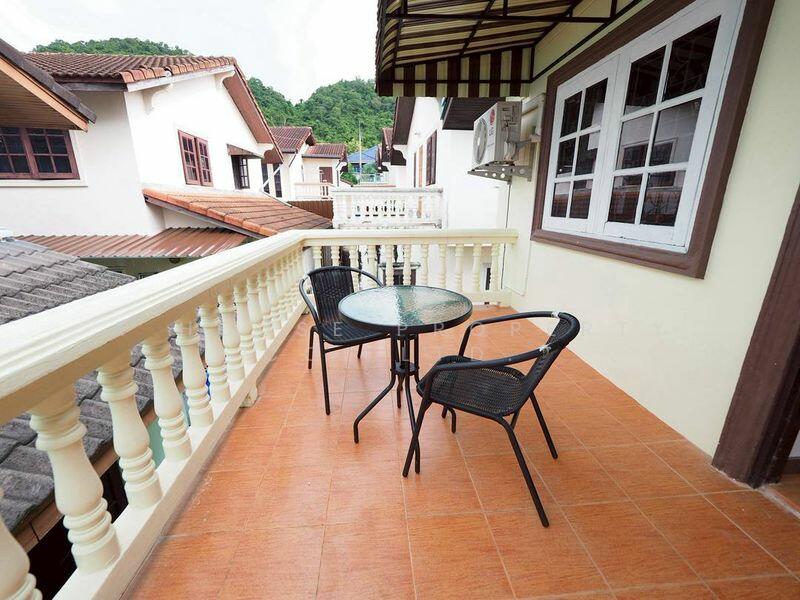 Selling a second-hand detached house in Sriracha, cheap price, large house, 2 floors, Chon Buri (Pattaya)