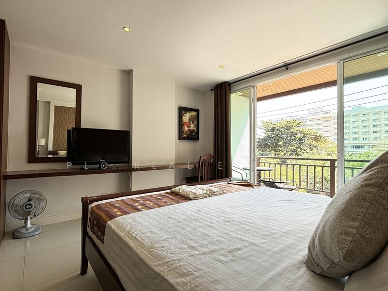 Jomtien Beach Condo, Chon Buri (Pattaya)