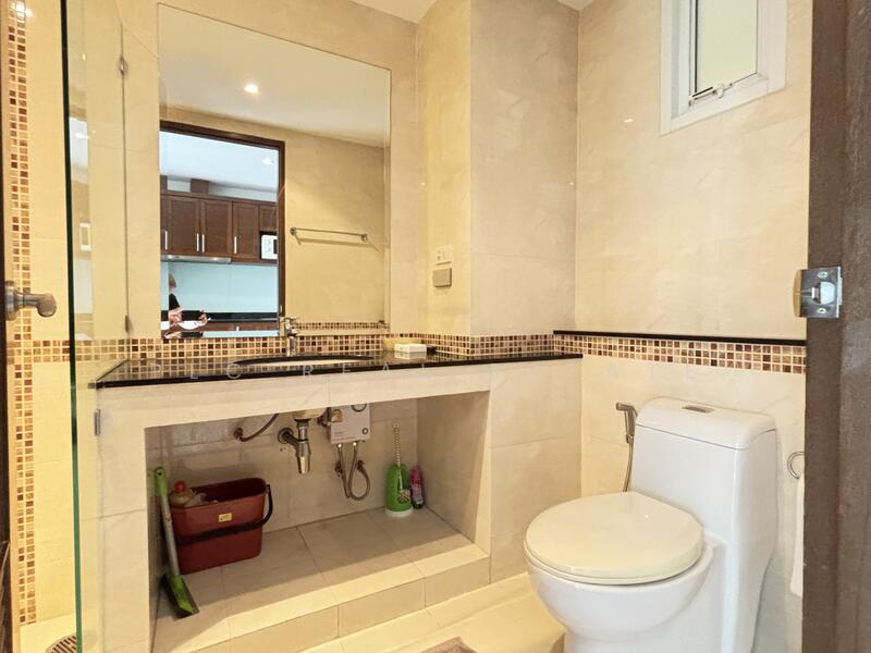 Jomtien Beach Condo, Chon Buri (Pattaya)