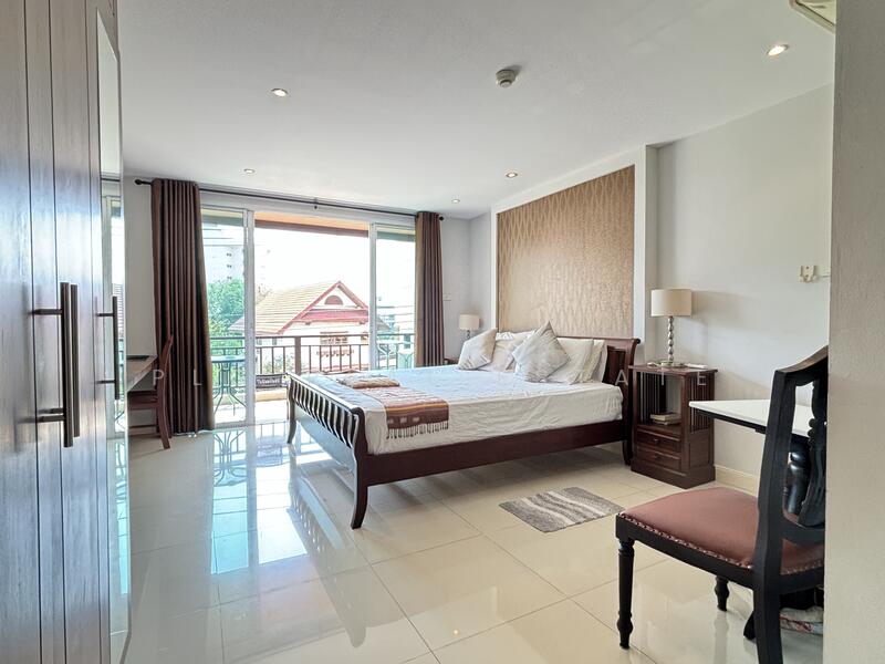 Jomtien Beach Condo, Chon Buri (Pattaya)