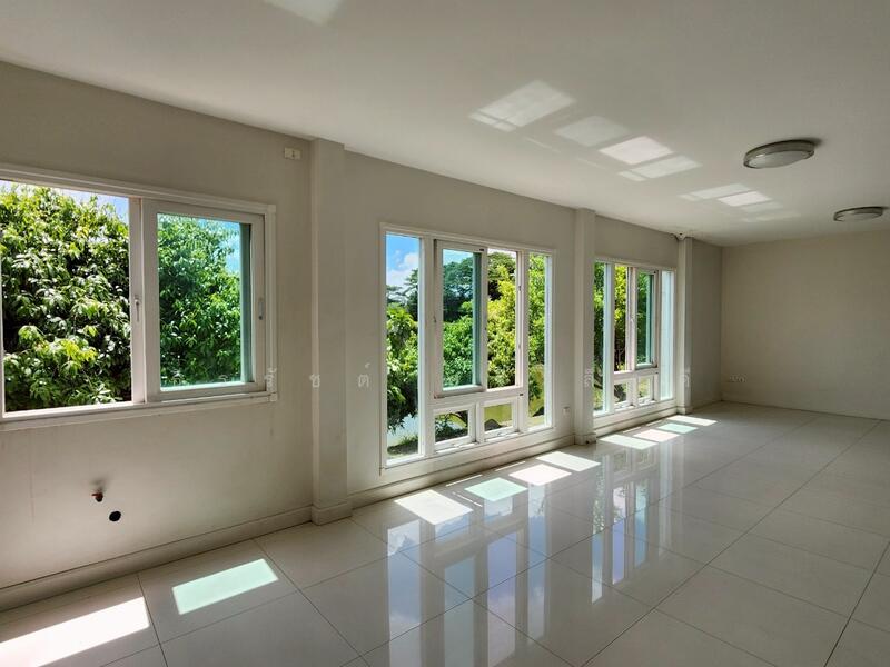 Exclusive 3-Story Luxury Estate with Private Lake | Phrong Madua, Nakhon Pathom, Nakhon Pathom