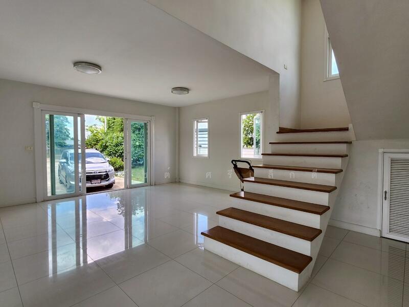 Exclusive 3-Story Luxury Estate with Private Lake | Phrong Madua, Nakhon Pathom, Nakhon Pathom
