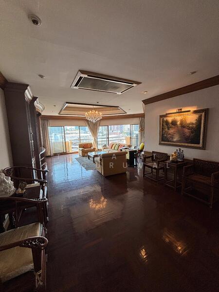 Castle Hill Mansion, Bangkok