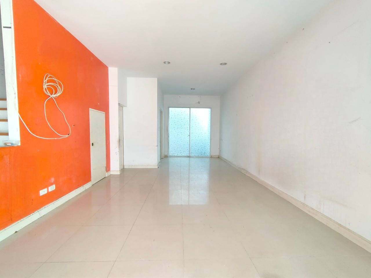 Baan Klang Muang S-Sense Srinakarin
