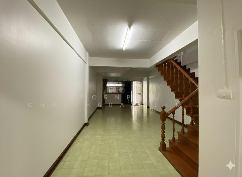 2-BR Townhouse, Bangkok
