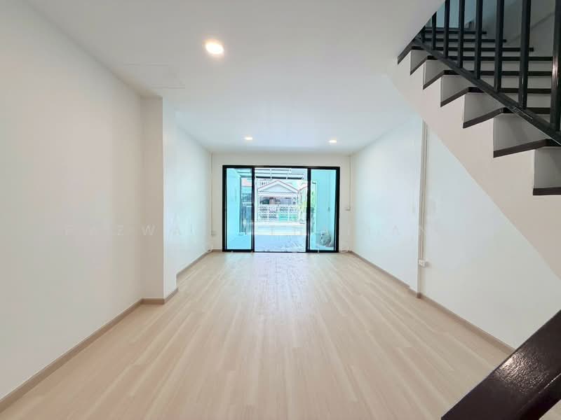 Rare 2BR Townhouse in Nuan Chan Bangkok | 80 sqm Practical City Home, Bangkok