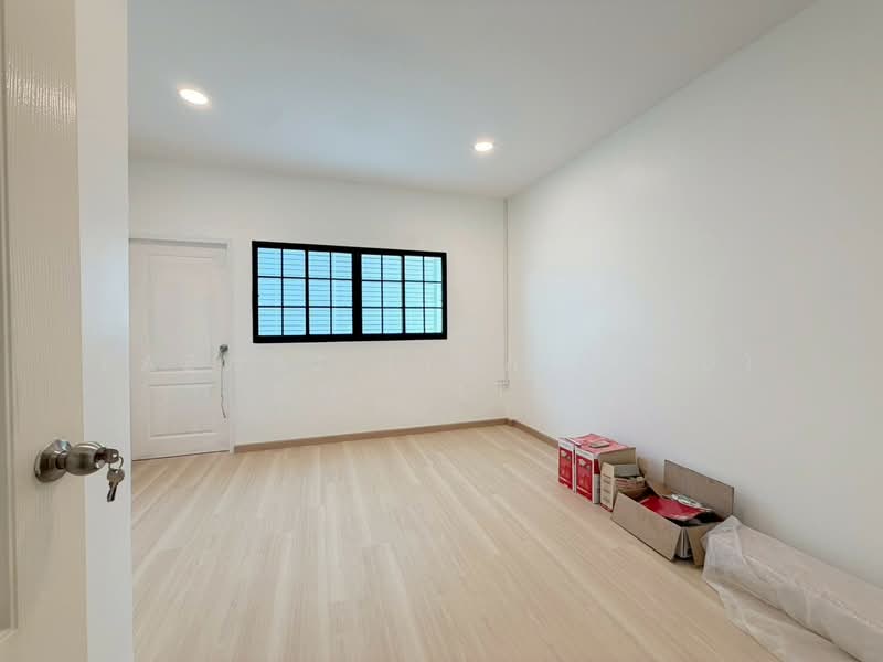 Rare 2BR Townhouse in Nuan Chan Bangkok | 80 sqm Practical City Home, Bangkok