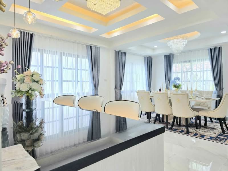4 Bedroom Pool Villa for Sale East Pattaya, Chon Buri (Pattaya)