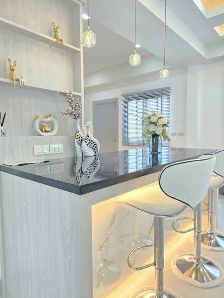 4 Bedroom Pool Villa for Sale East Pattaya, Chon Buri (Pattaya)