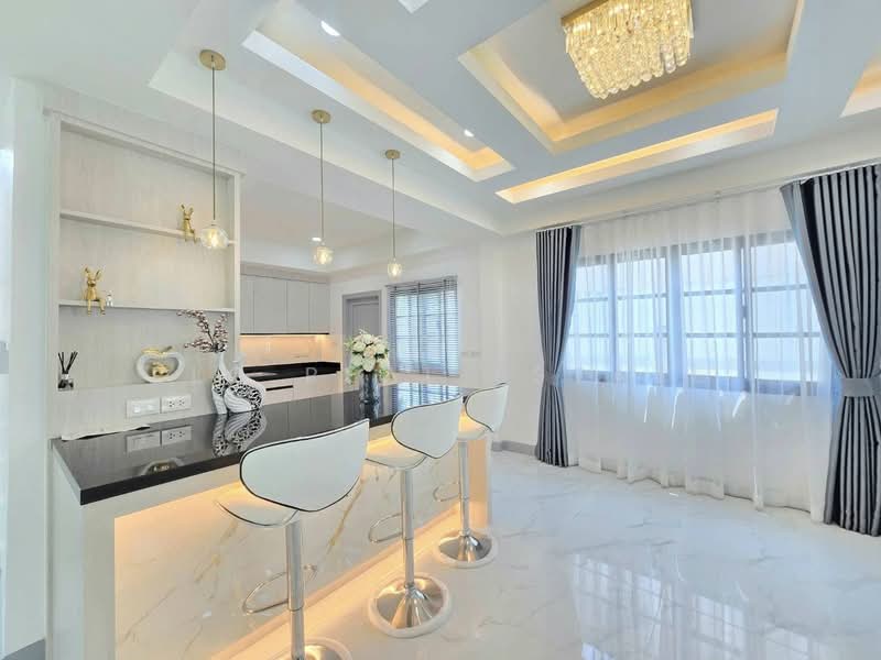 4 Bedroom Pool Villa for Sale East Pattaya, Chon Buri (Pattaya)
