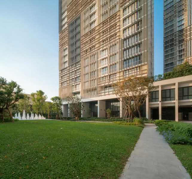 Park Origin Phrom Phong (Park 24), Bangkok